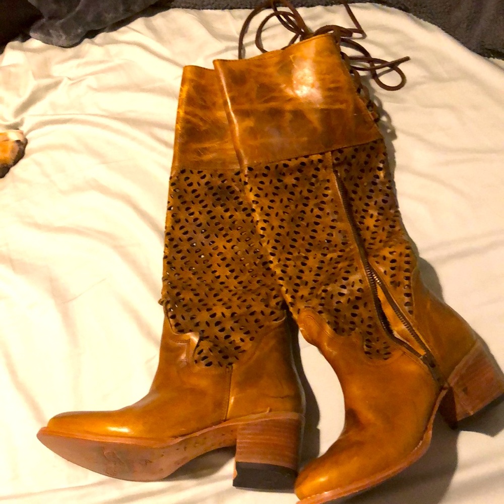 Freebird boots size 7